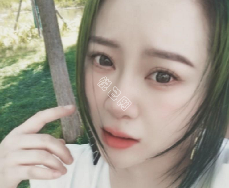 【女王陛下】的相册