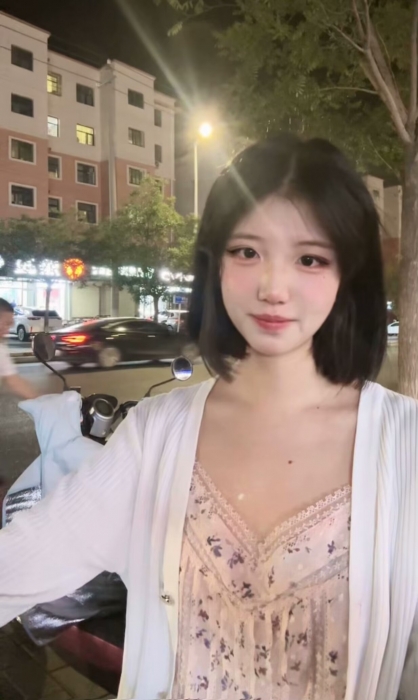 【嗯嗯】的相册